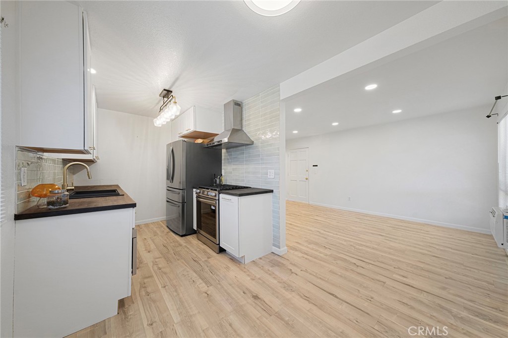 660 S Glassell Street 54