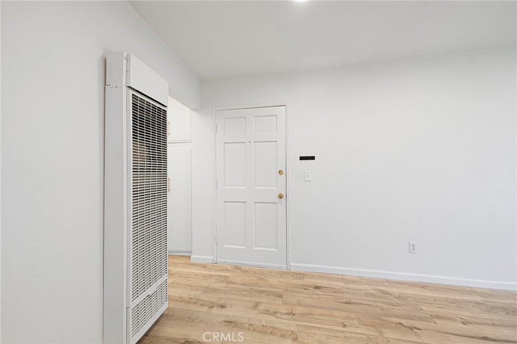 660 S Glassell Street 54