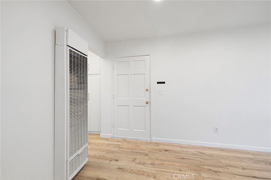 660 S Glassell Street 54