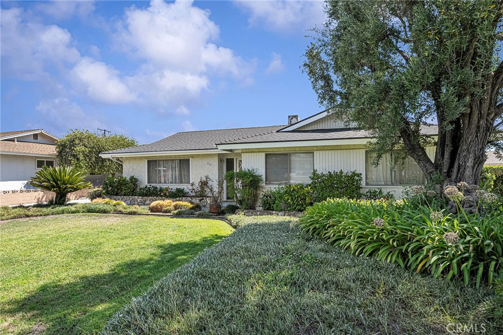1057 W Bonnie Brae Court