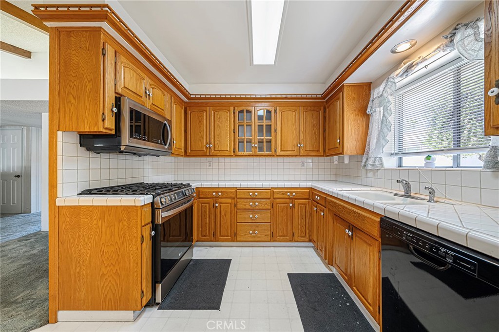1057 W Bonnie Brae Court