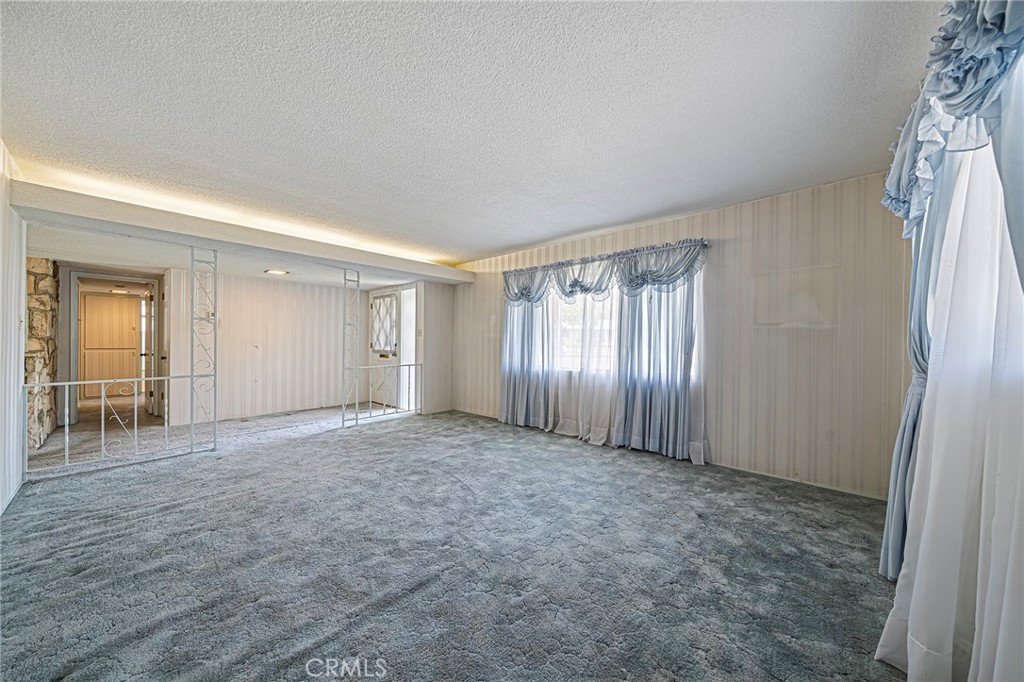 1057 W Bonnie Brae Court