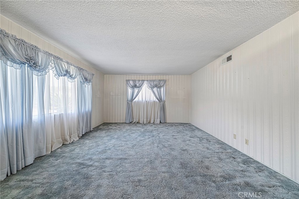 1057 W Bonnie Brae Court