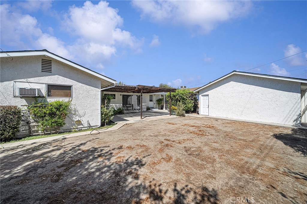 1057 W Bonnie Brae Court