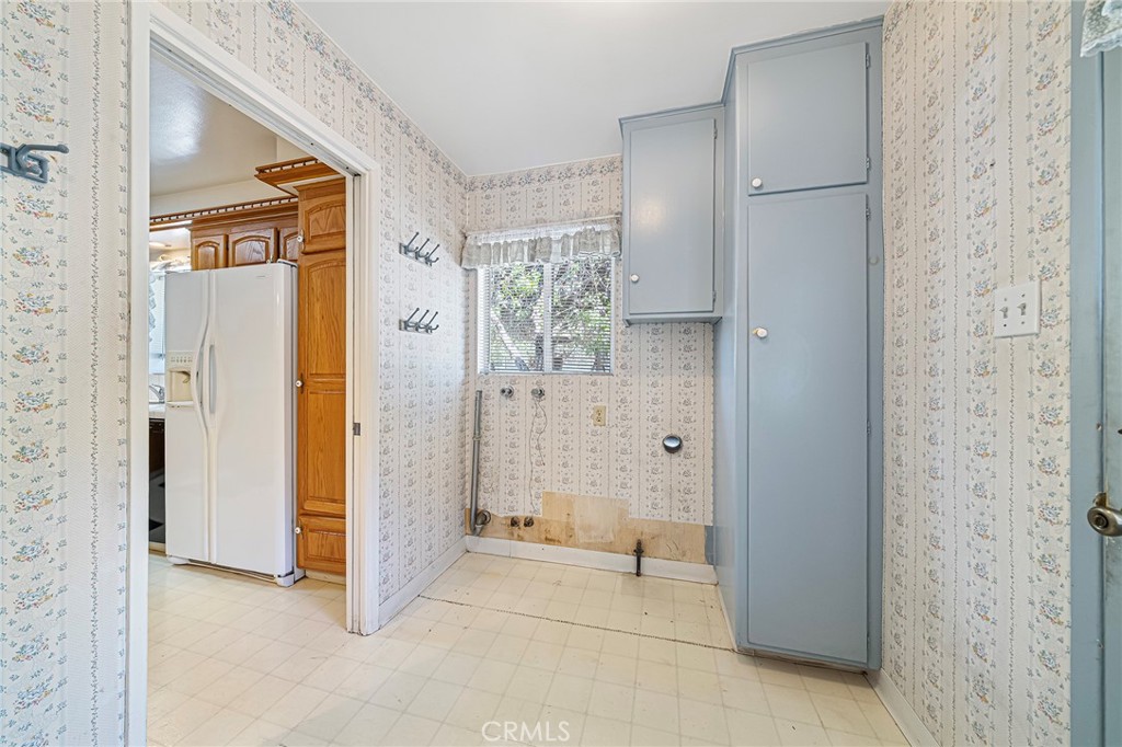 1057 W Bonnie Brae Court