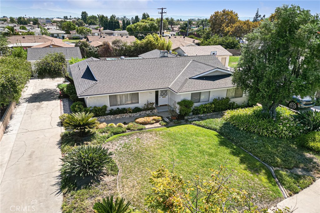 1057 W Bonnie Brae Court