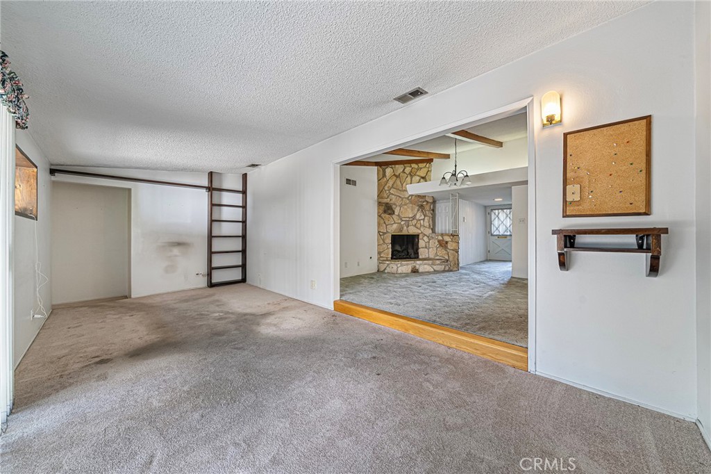 1057 W Bonnie Brae Court