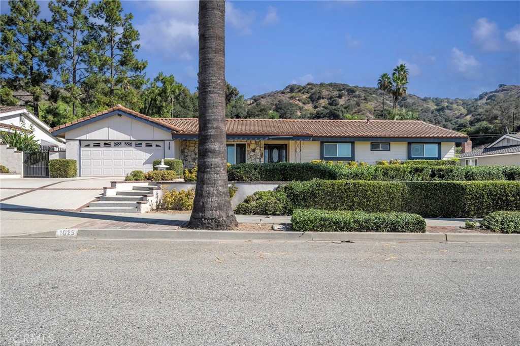 1029 Coronet Street