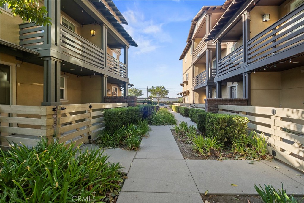 433 S Glendora Avenue