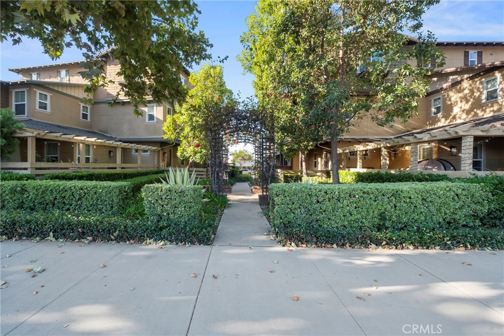 433 S Glendora Avenue