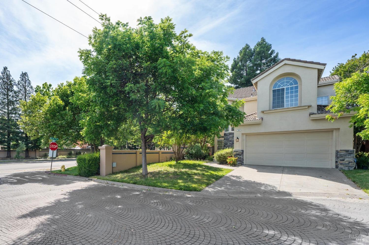 16 Arrowhead Ct