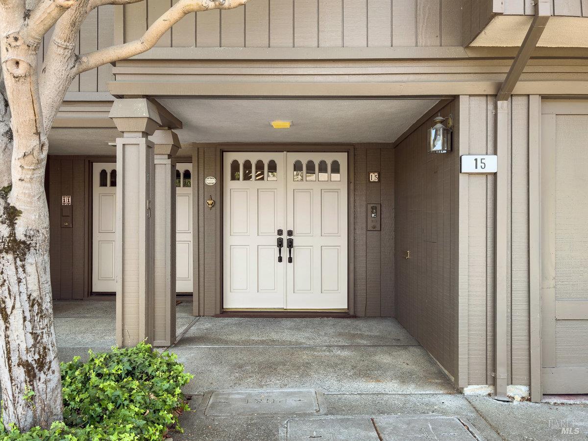 15 Sulgrave Ln
