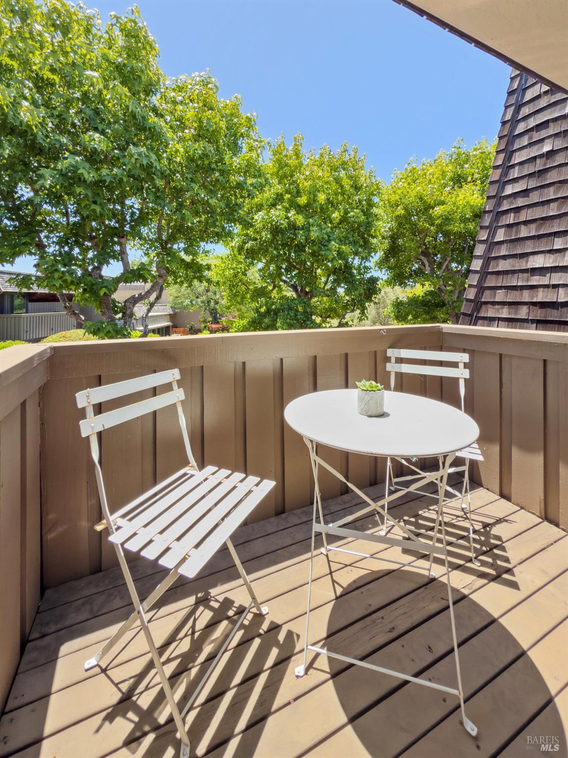 15 Sulgrave Ln