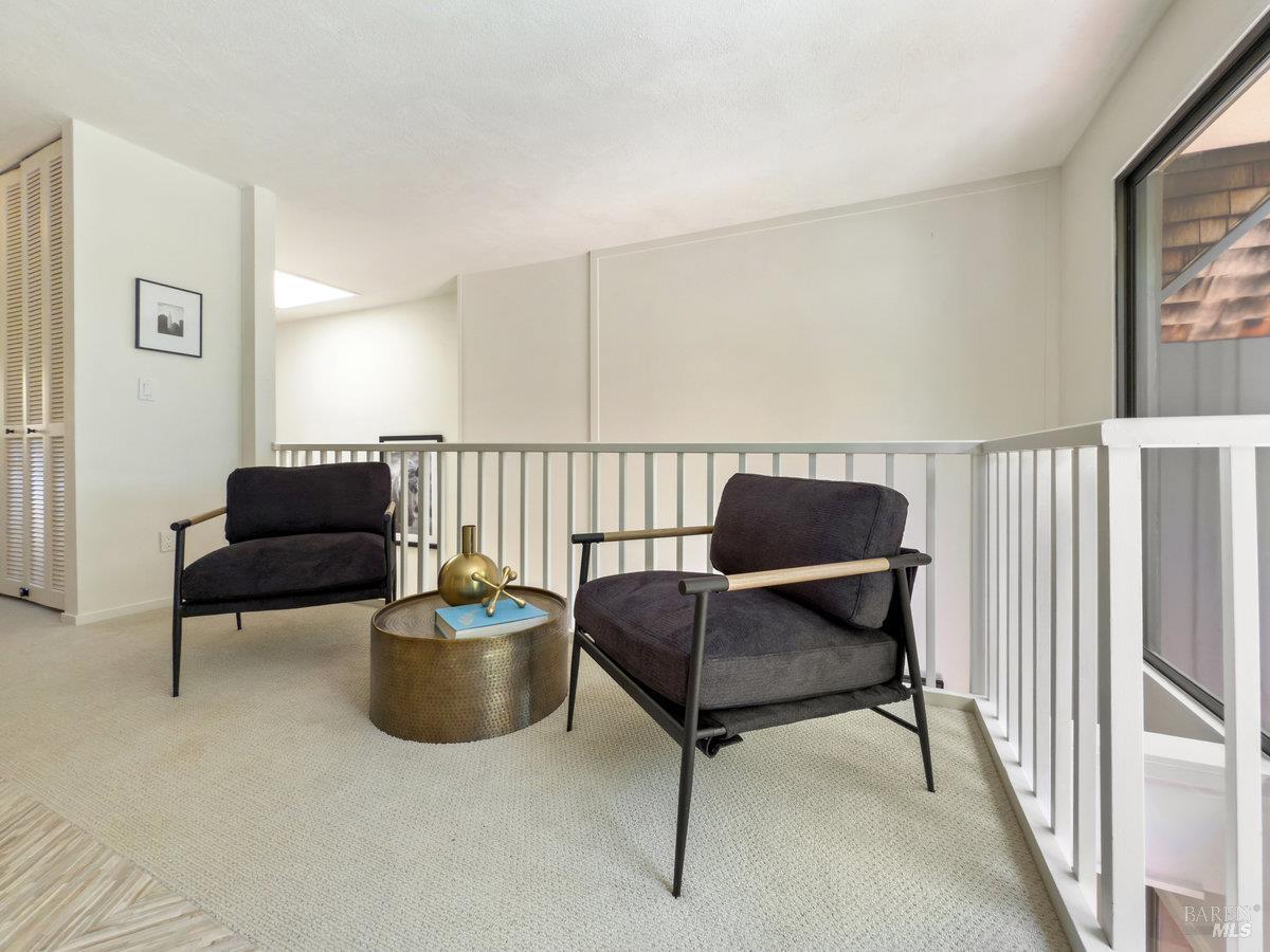 15 Sulgrave Ln