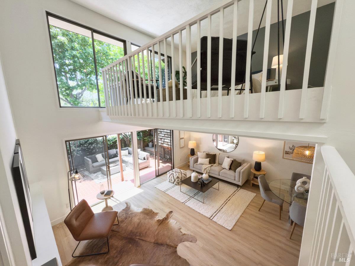 15 Sulgrave Ln