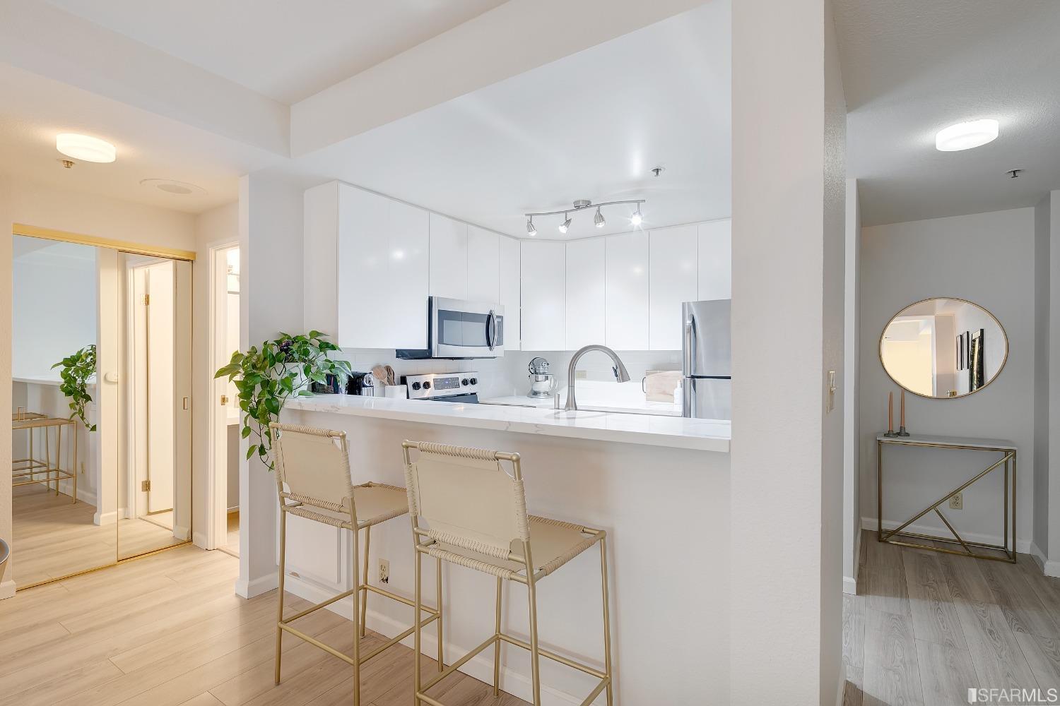 601 Van Ness Avenue Unit: 221