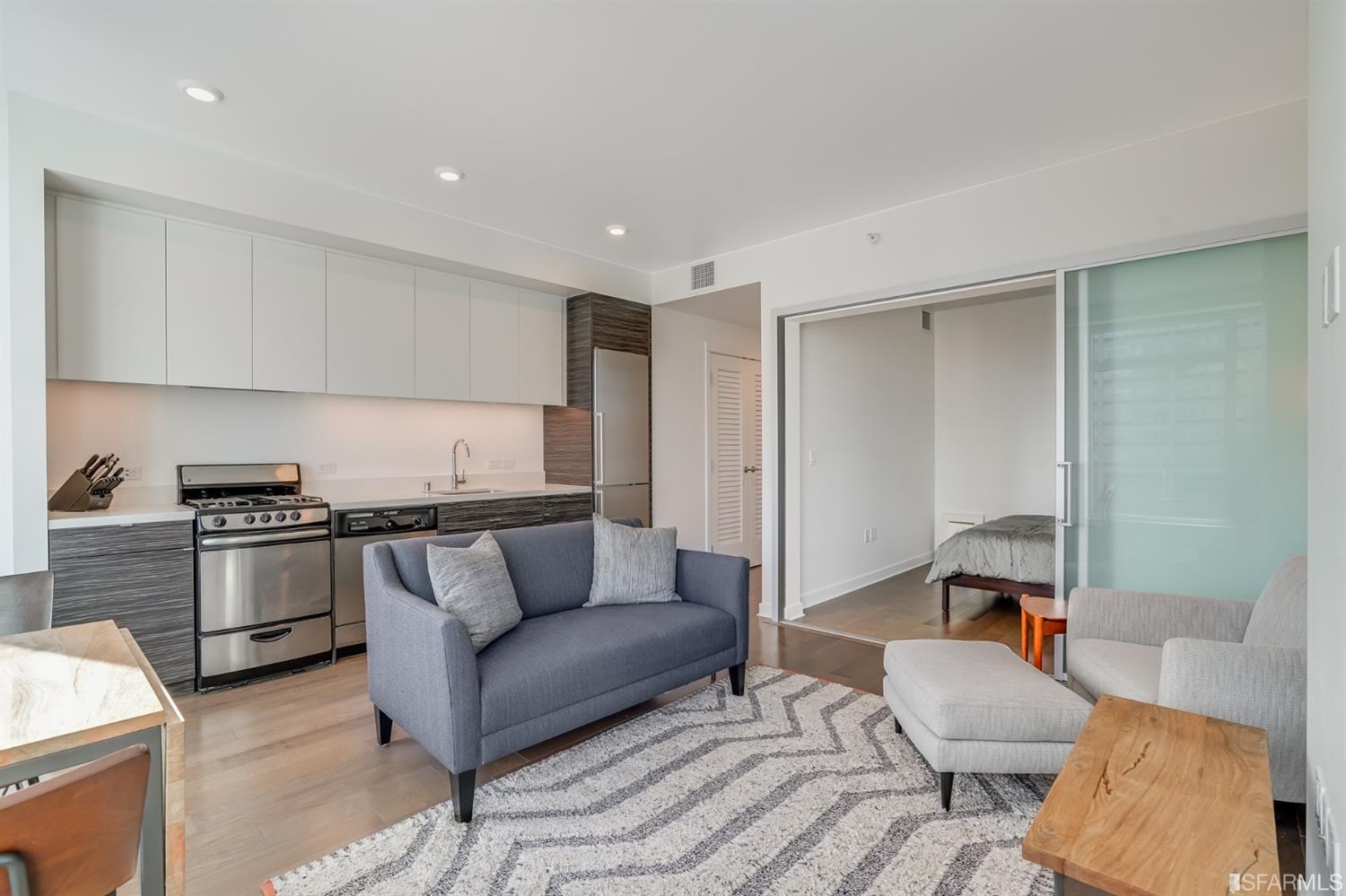 1688 Pine Street Unit: E604