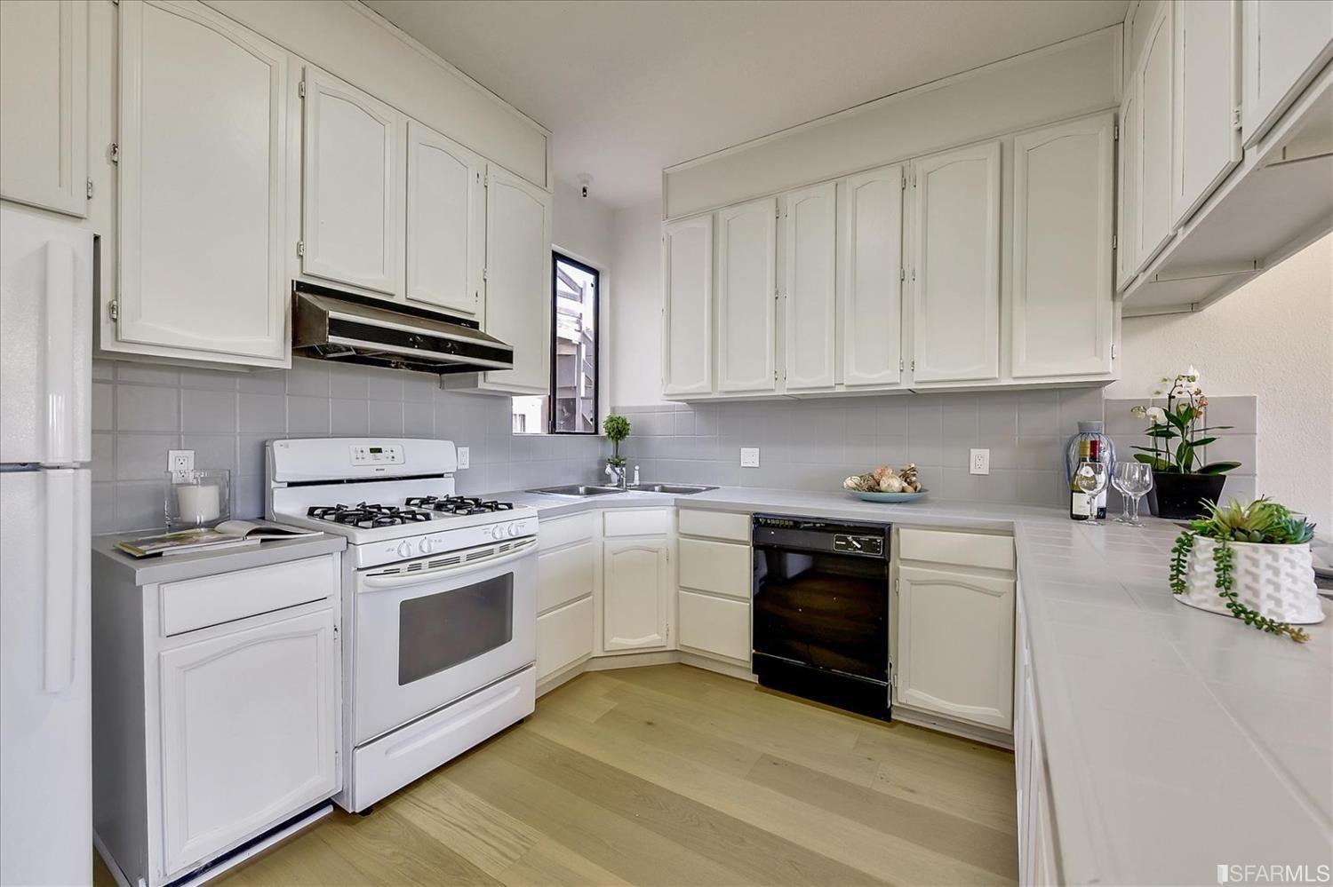 645 Lincoln Way