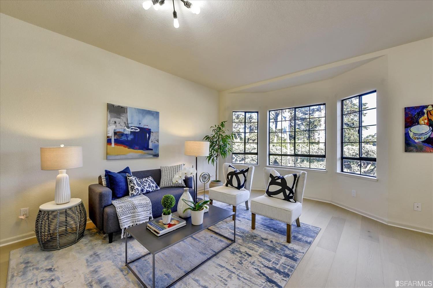 645 Lincoln Way