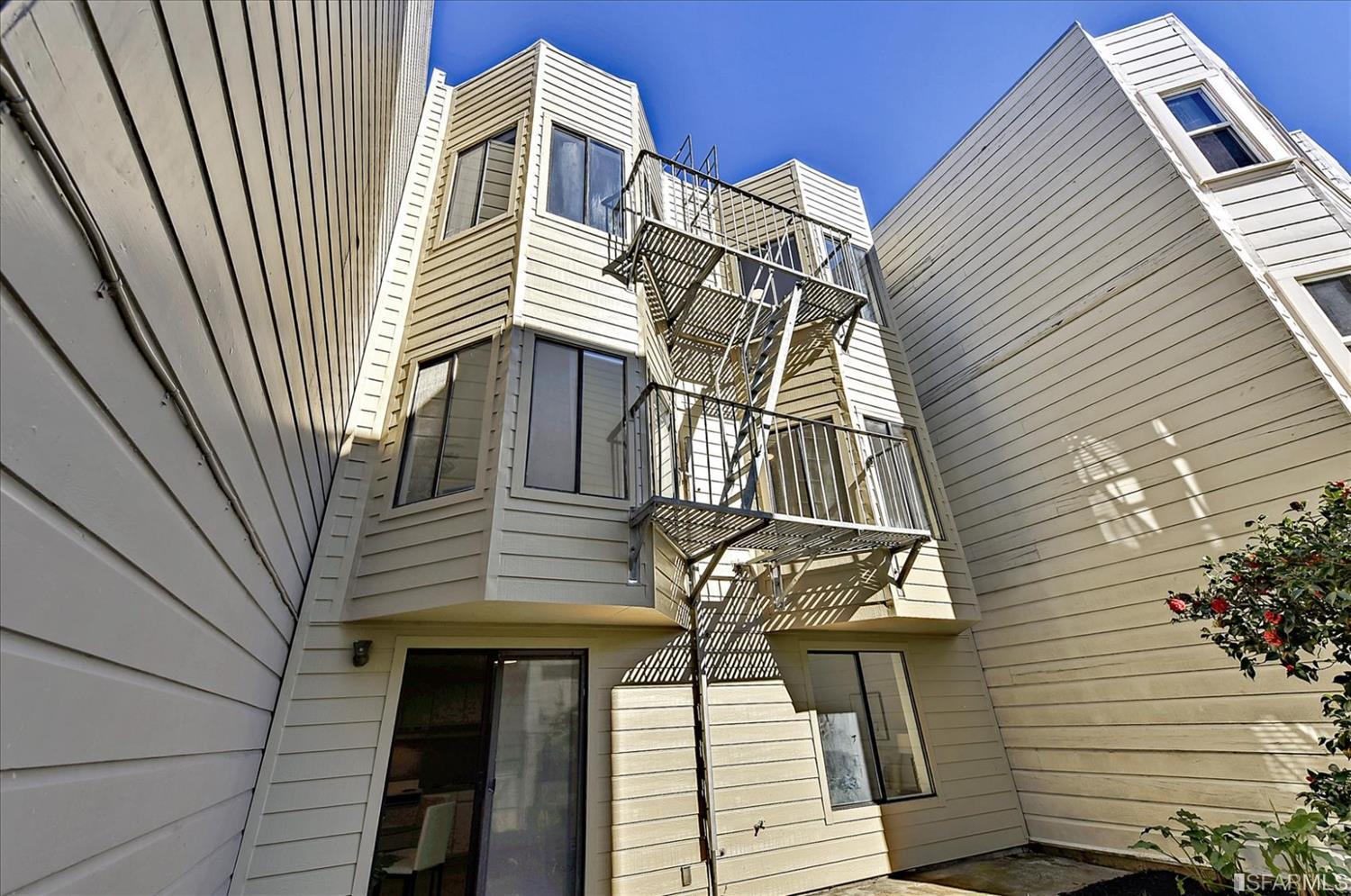 645 Lincoln Way
