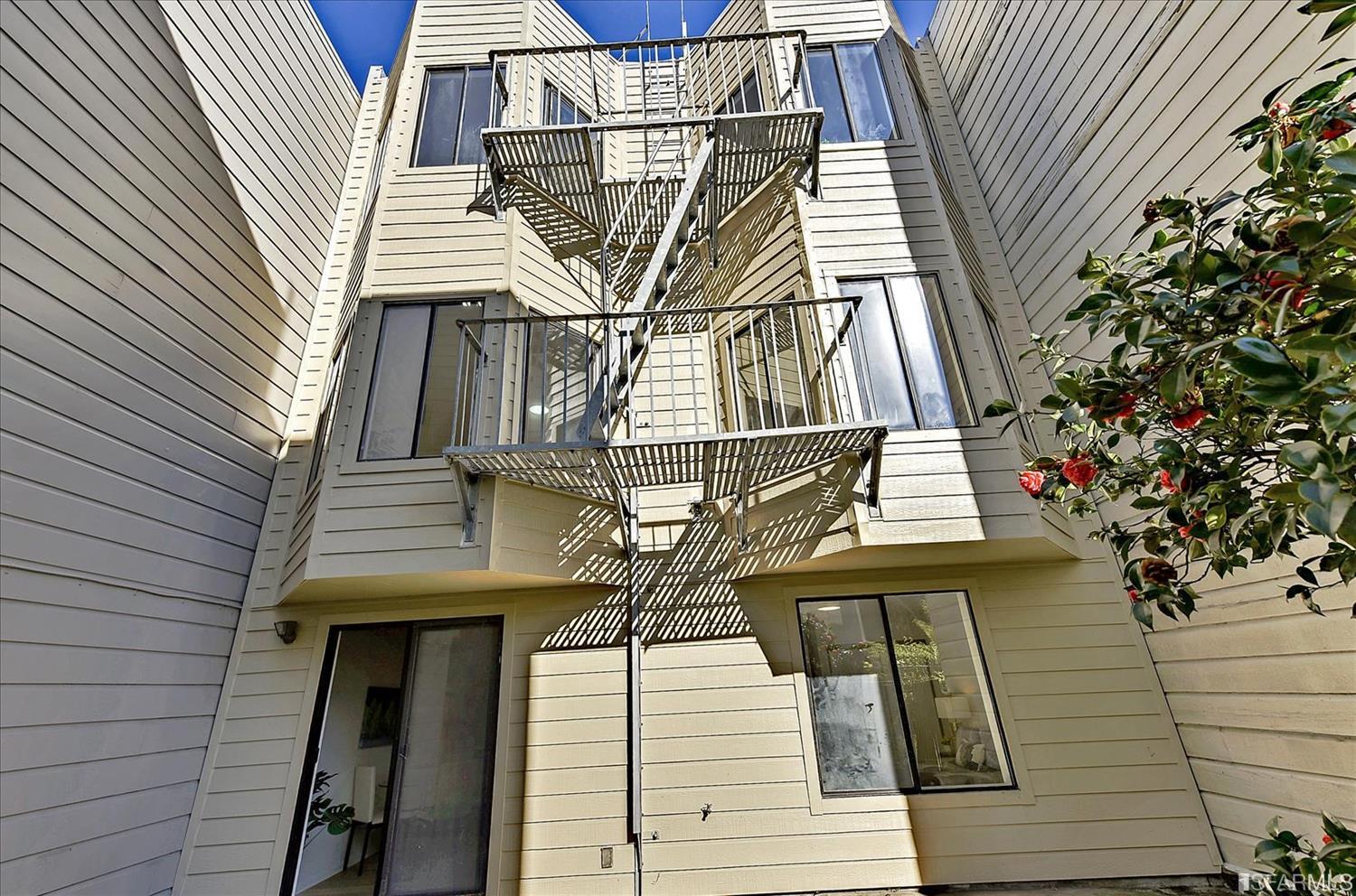 645 Lincoln Way