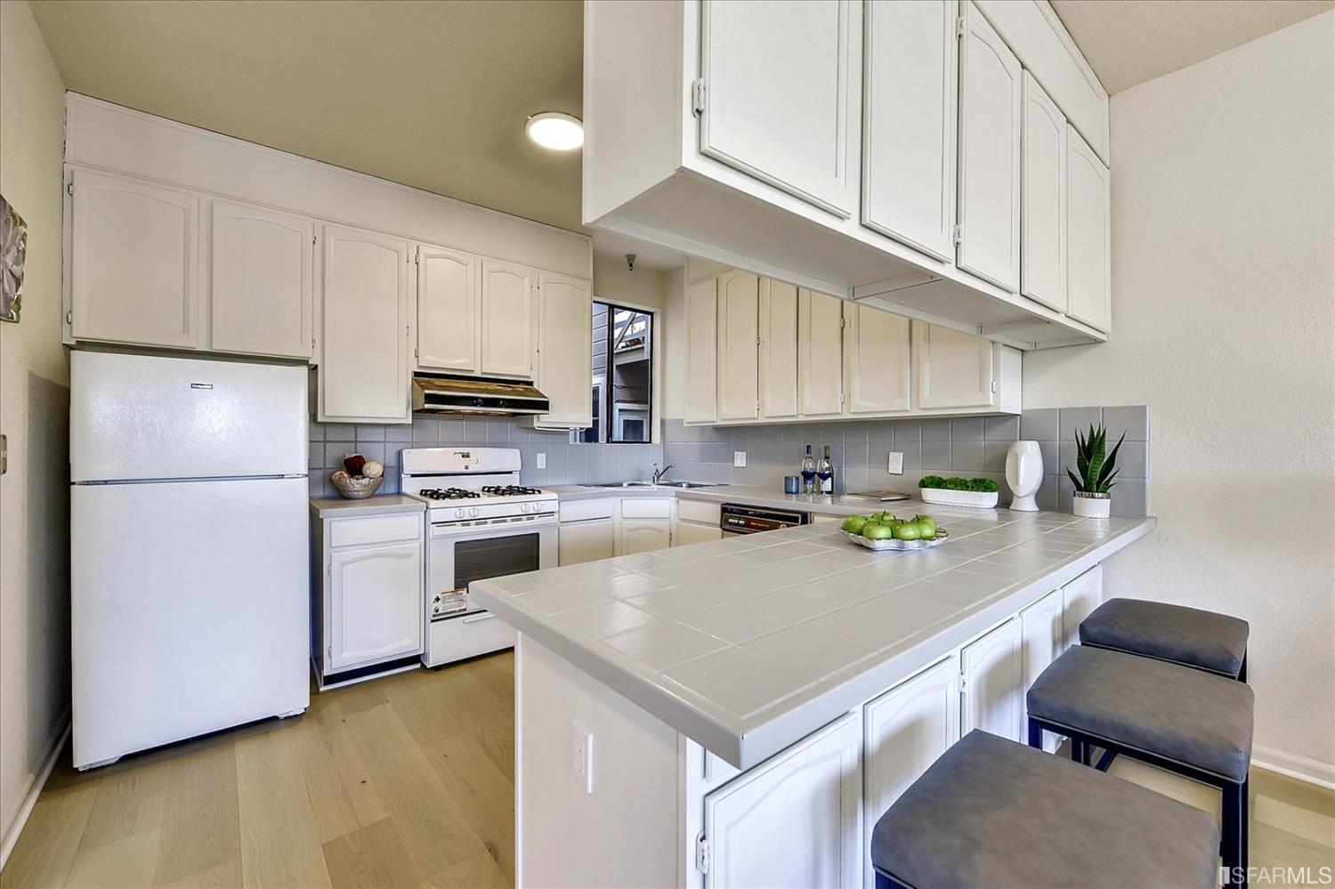 645 Lincoln Way