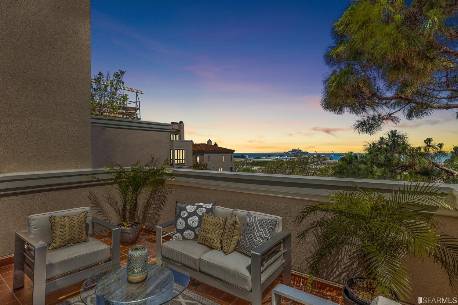 165 Francisco Street Unit: 14