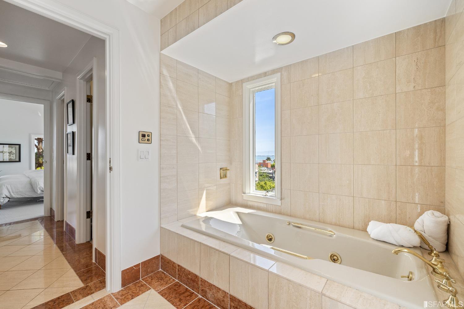 165 Francisco Street Unit: 14