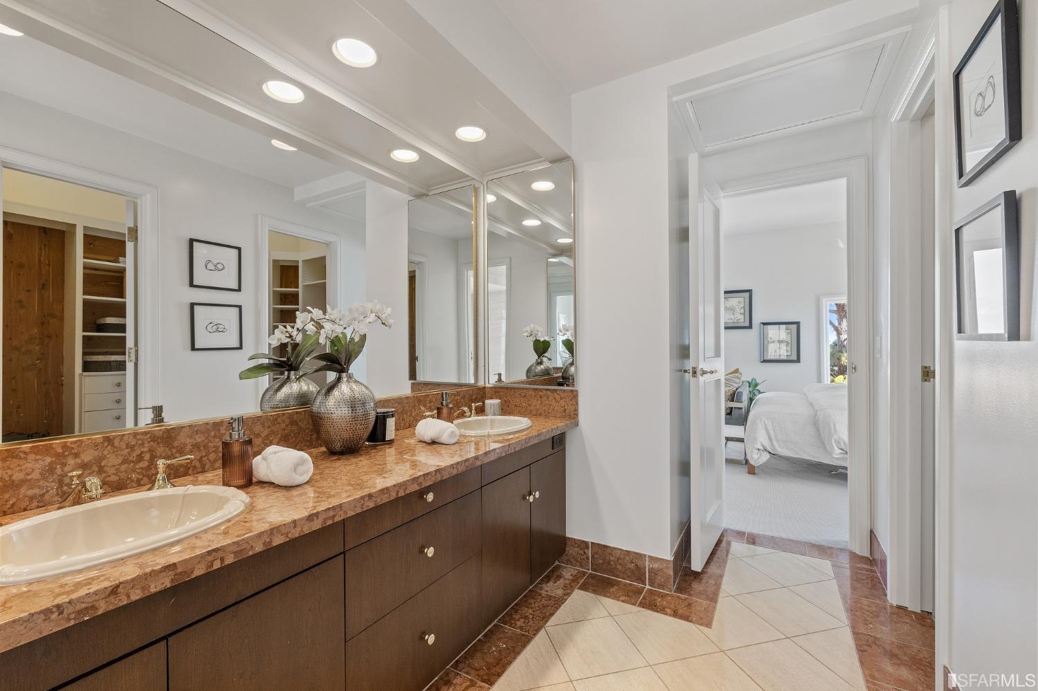165 Francisco Street Unit: 14