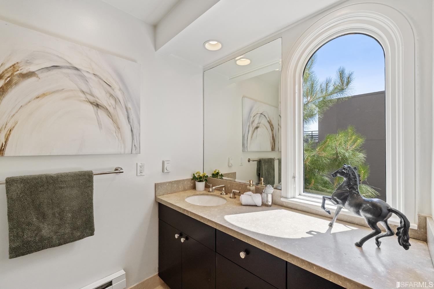 165 Francisco Street Unit: 14