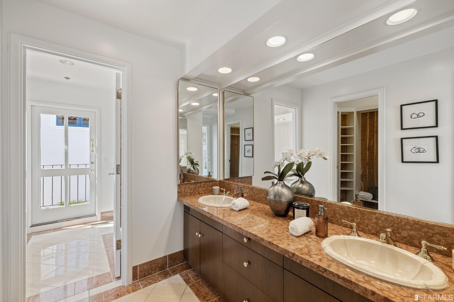 165 Francisco Street Unit: 14