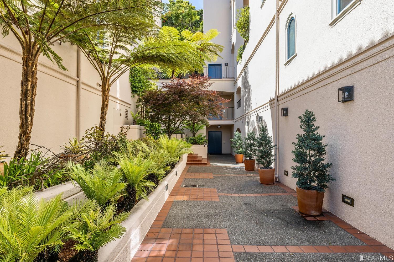 165 Francisco Street Unit: 14
