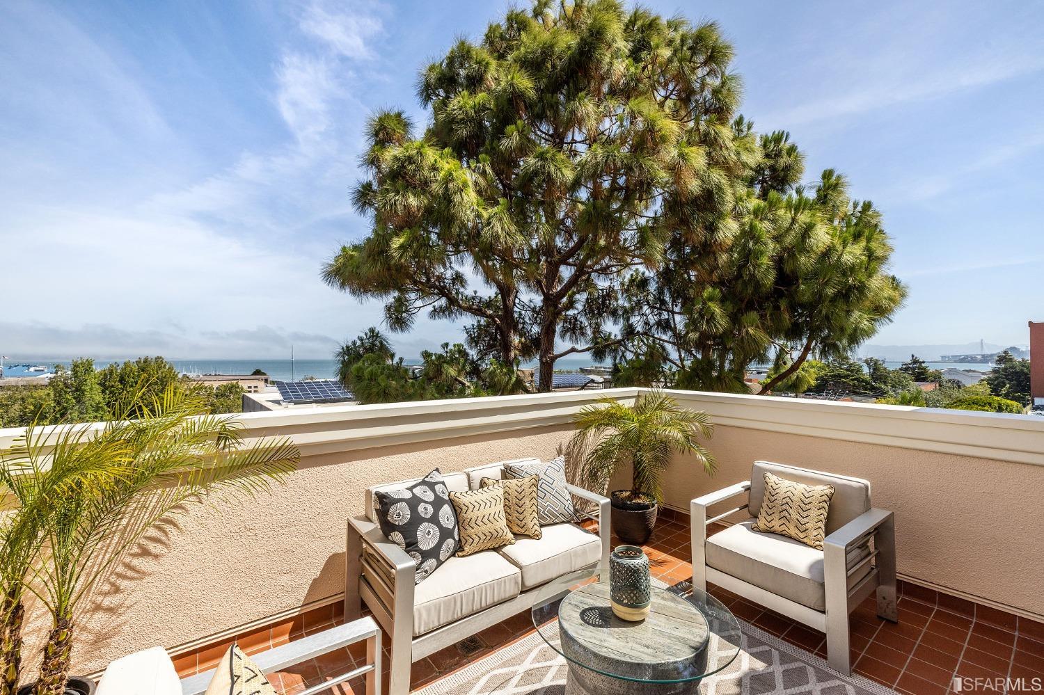 165 Francisco Street Unit: 14