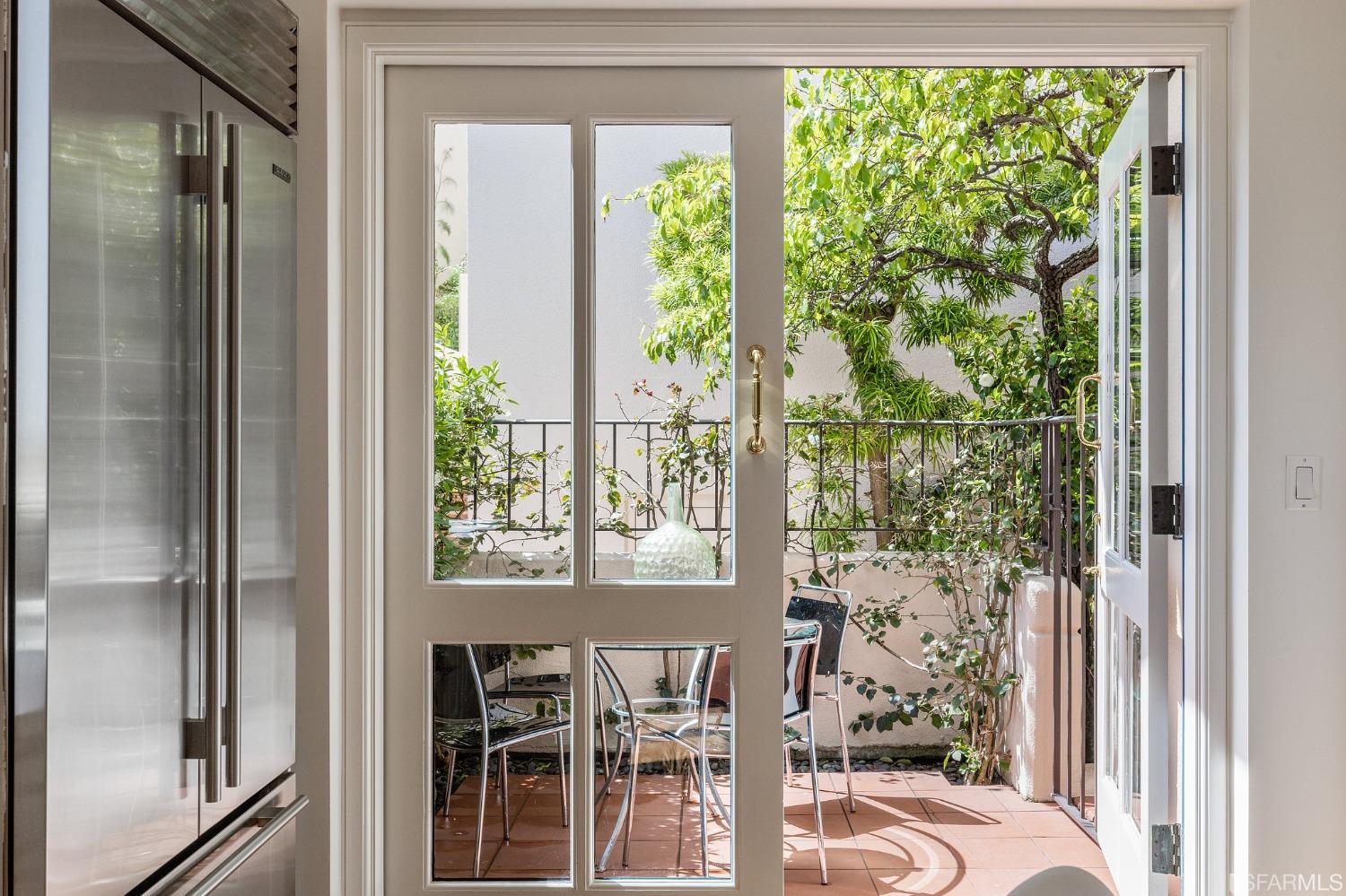 165 Francisco Street Unit: 14