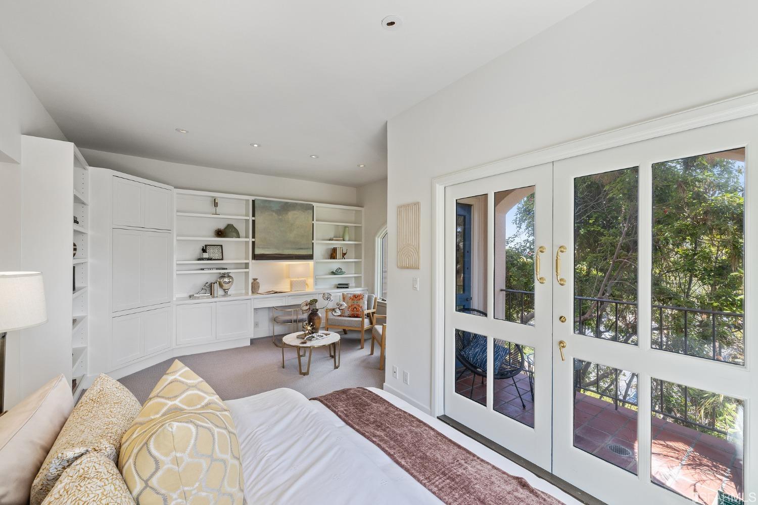 165 Francisco Street Unit: 14