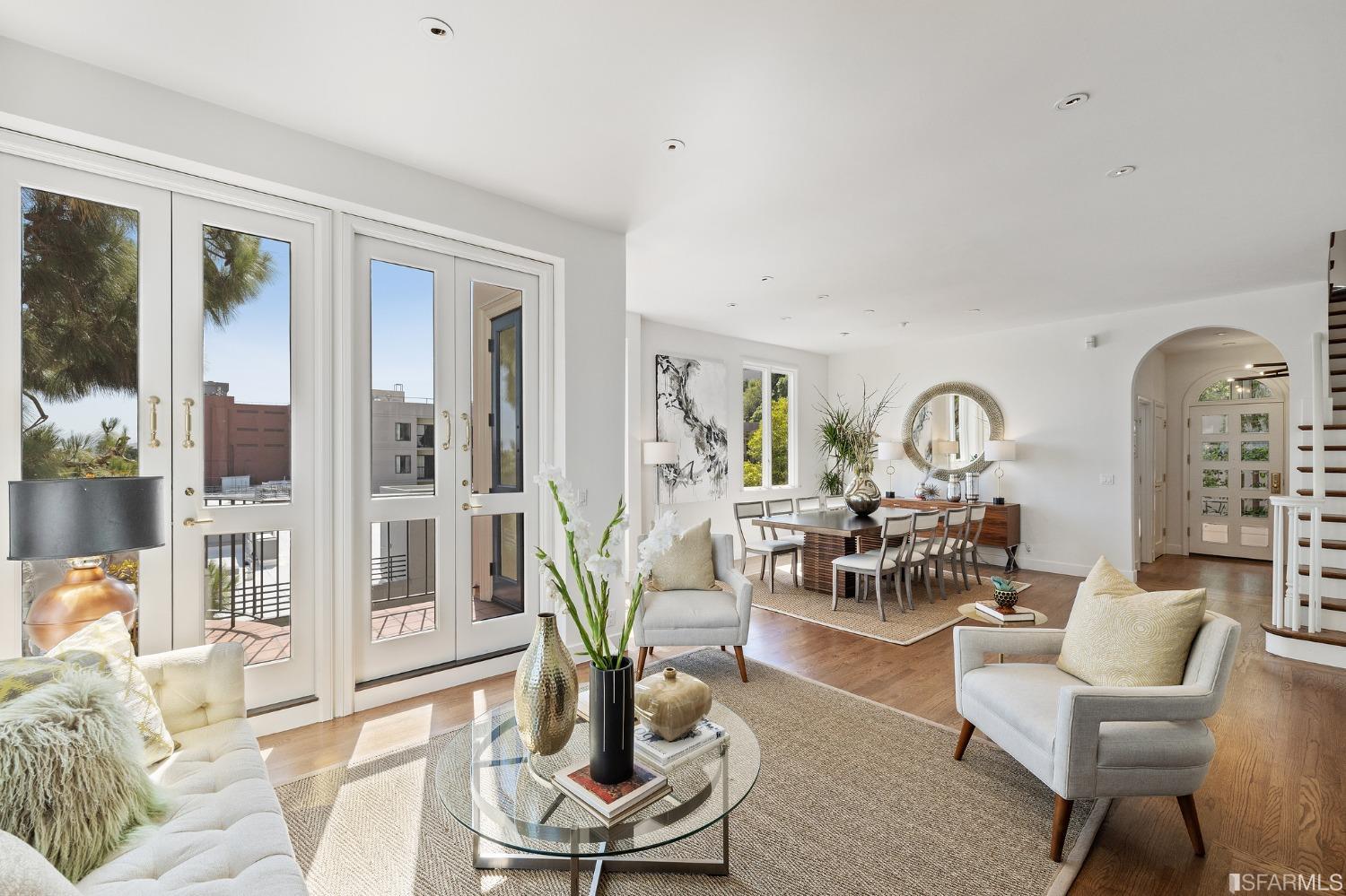 165 Francisco Street Unit: 14