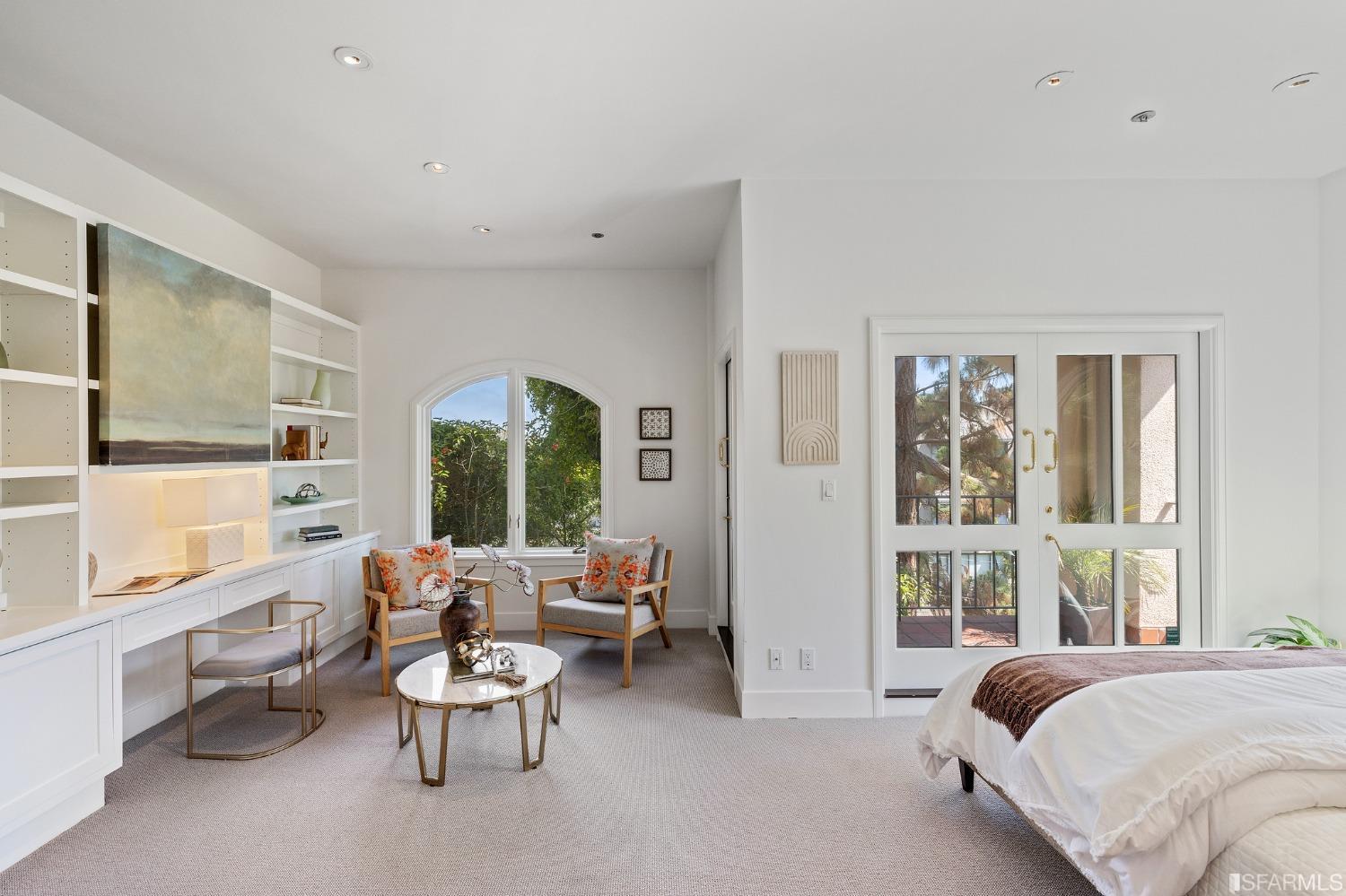 165 Francisco Street Unit: 14