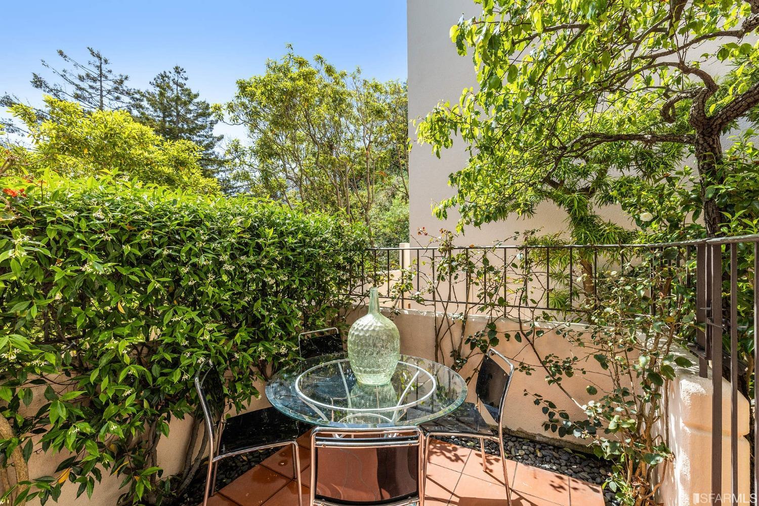 165 Francisco Street Unit: 14