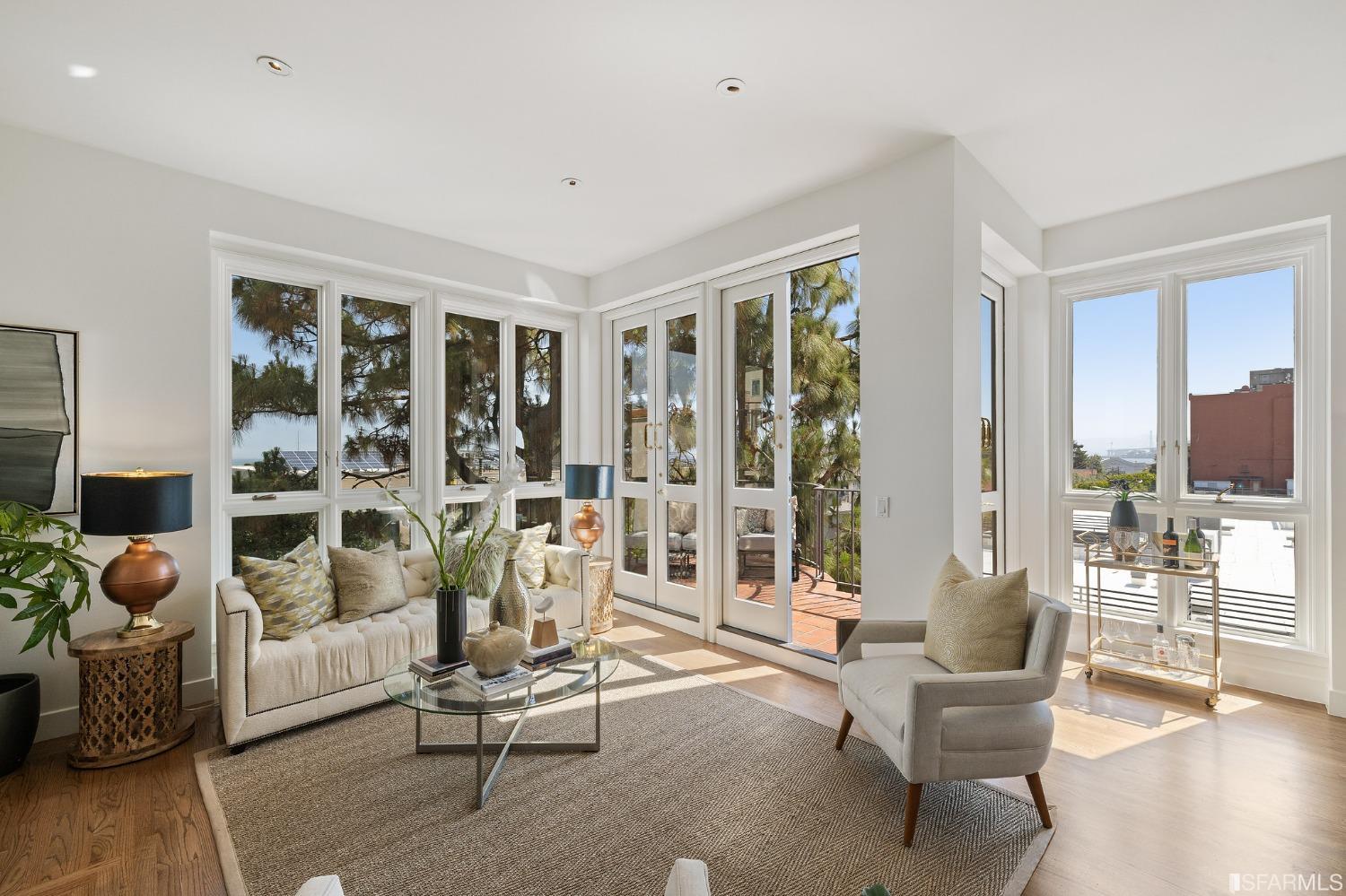 165 Francisco Street Unit: 14