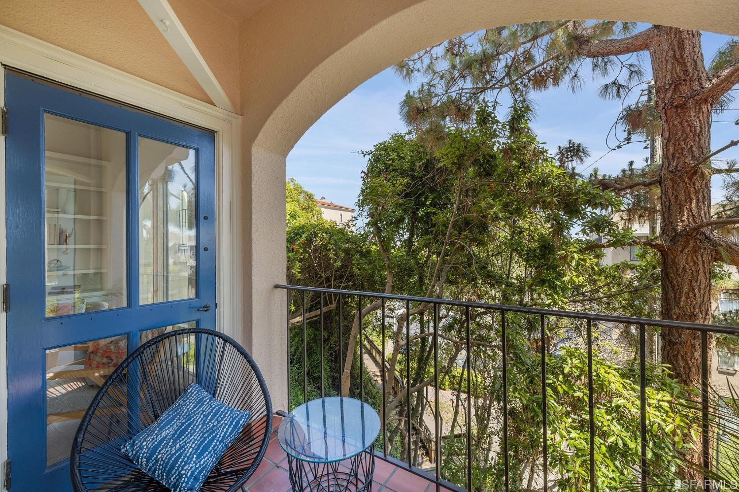 165 Francisco Street Unit: 14