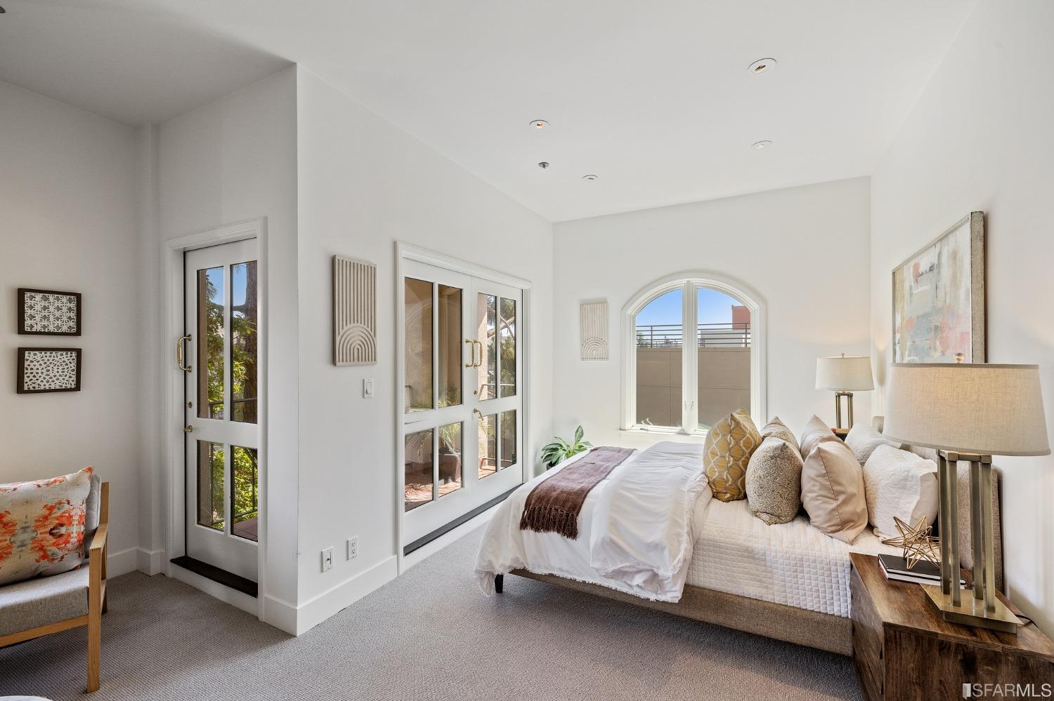 165 Francisco Street Unit: 14