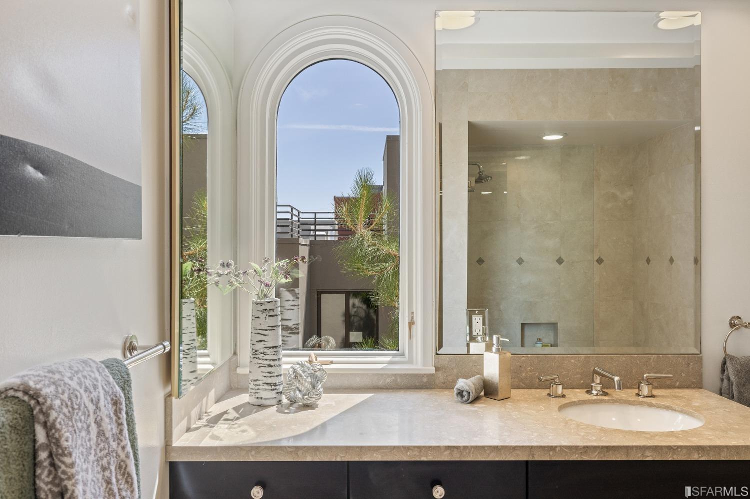165 Francisco Street Unit: 14