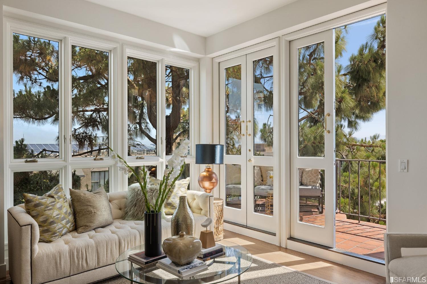 165 Francisco Street Unit: 14