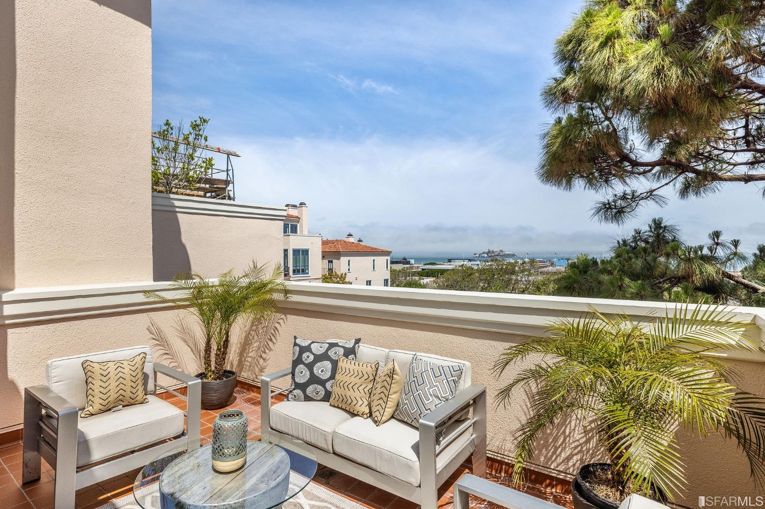 165 Francisco Street Unit: 14
