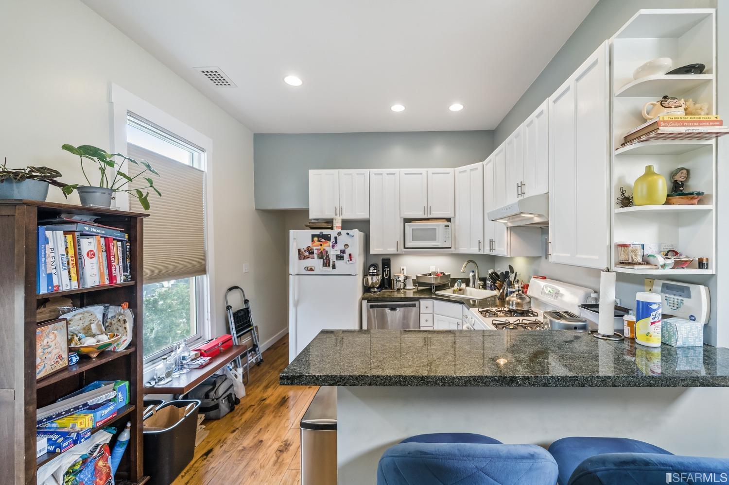 6 Godeus Street