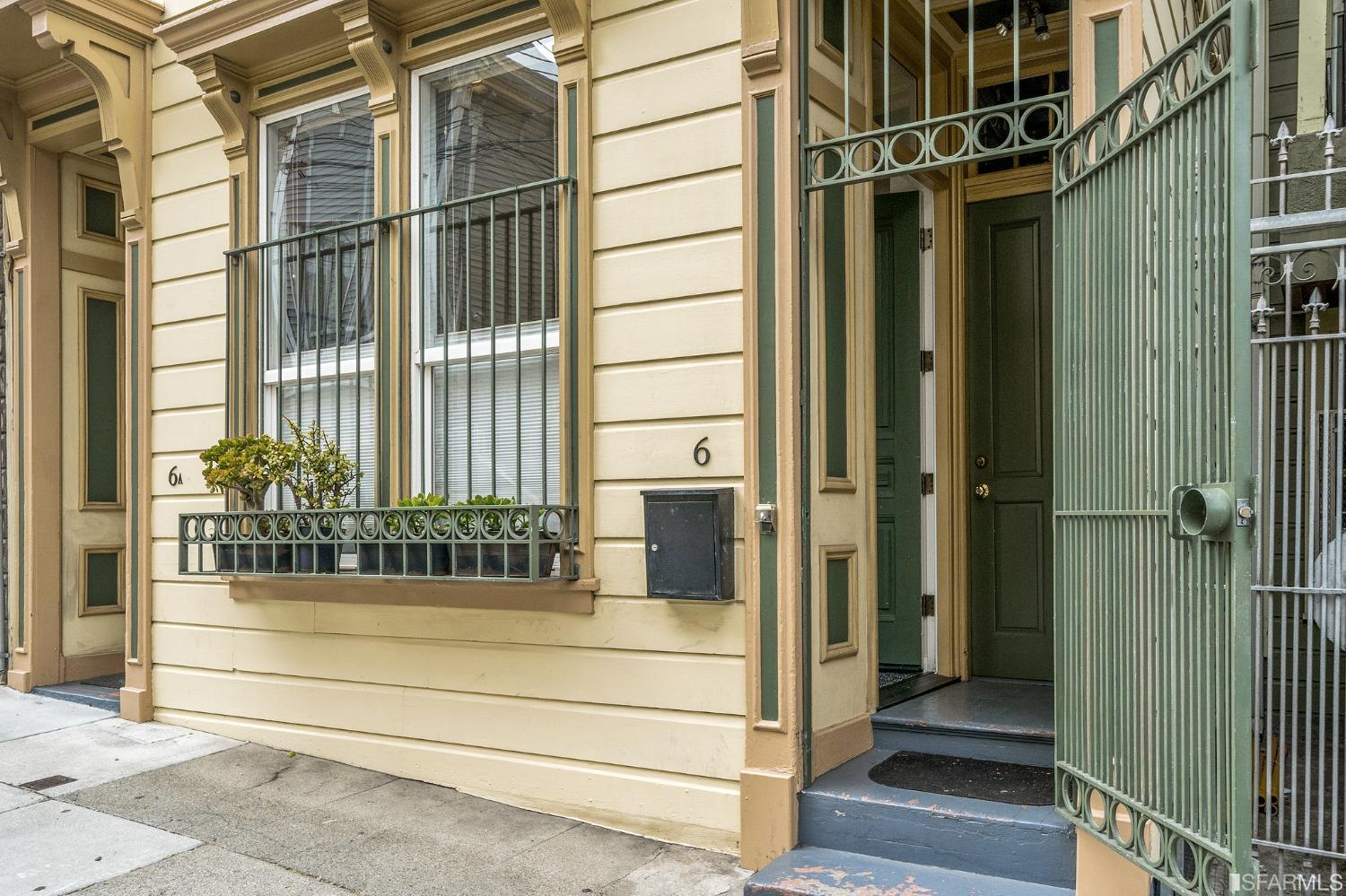 6 Godeus Street