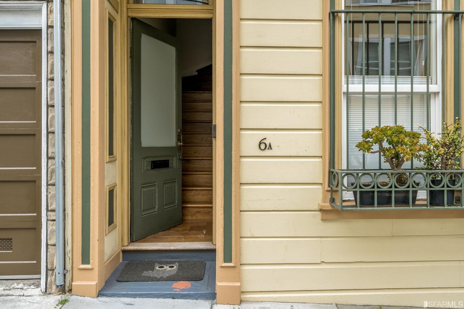 6 Godeus Street