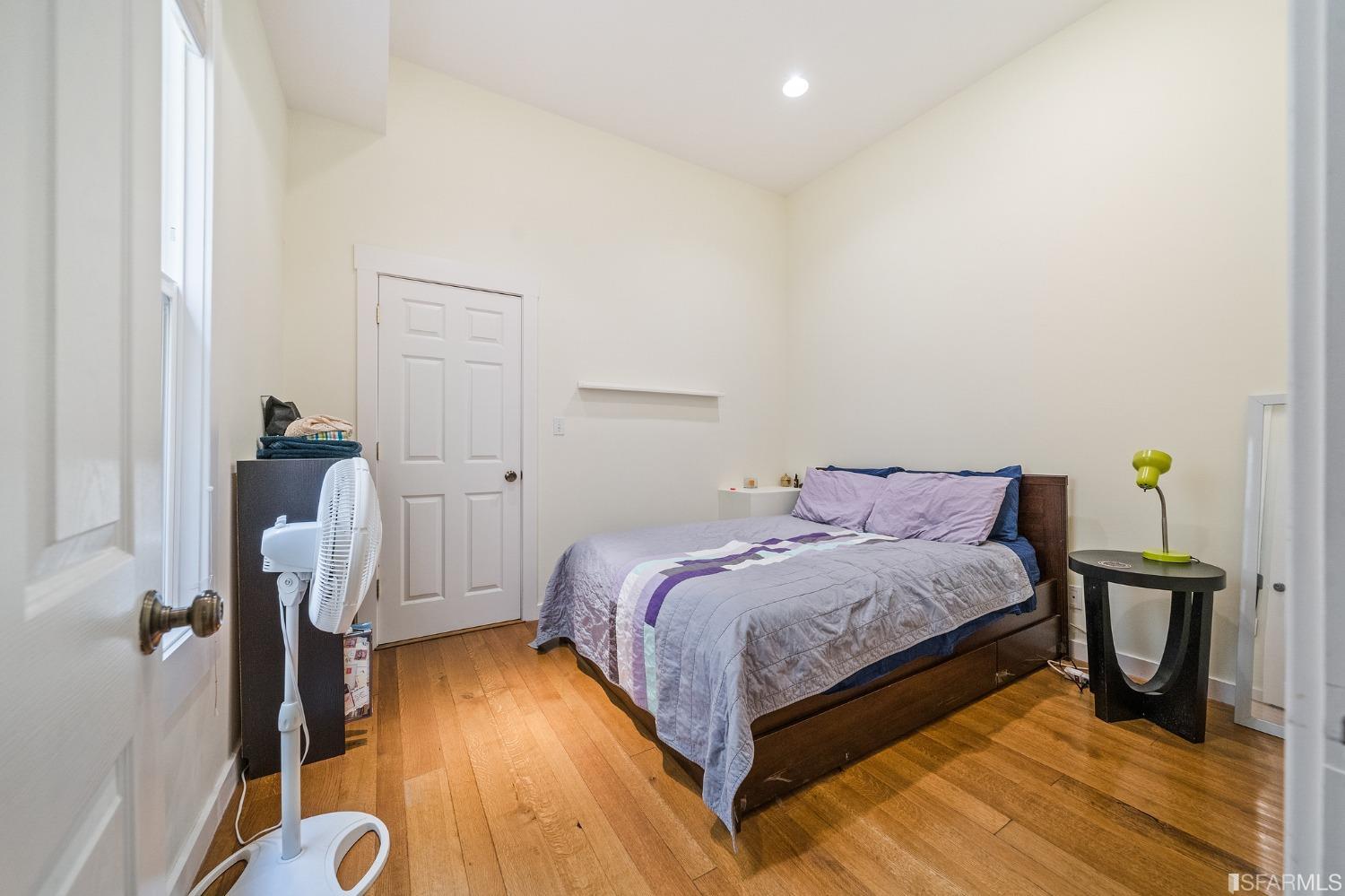 6 Godeus Street