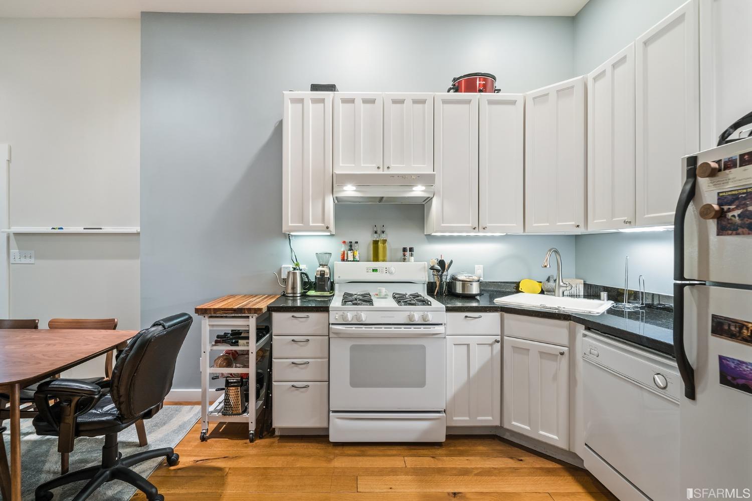 6 Godeus Street