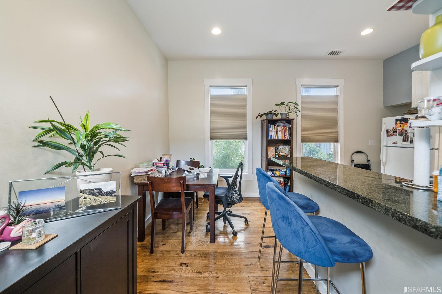6 Godeus Street